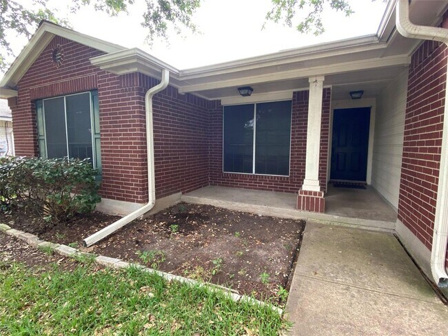 Building Photo - 2402 Hallie Ln