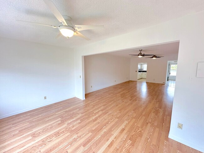 Building Photo - 2383 Netherlands Dr