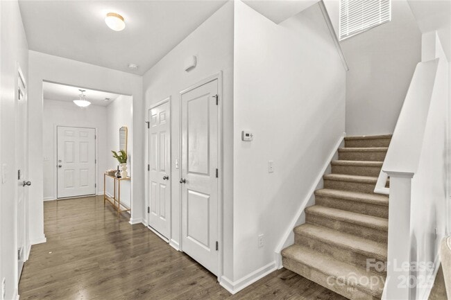 Building Photo - 129 Canada Dr