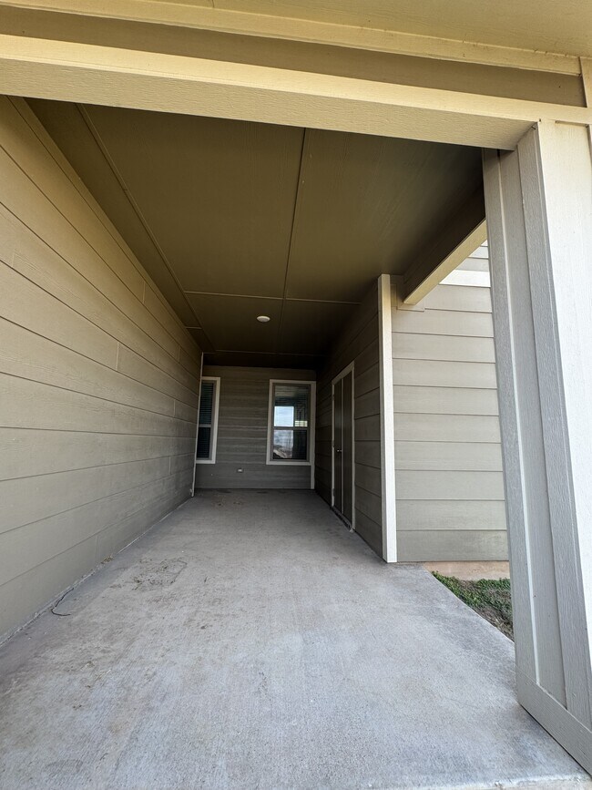 Building Photo - 748 Westfield Blvd