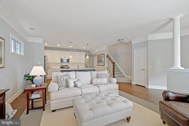 Building Photo - 10214 Nuthatch Dr