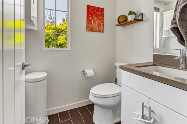 Building Photo - 30 Finch