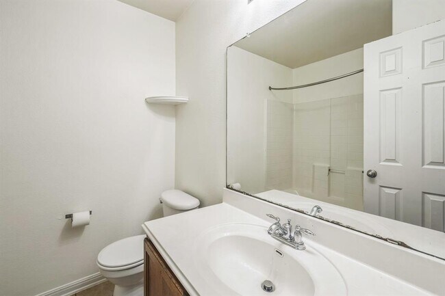 Building Photo - 18509 Sandy Bottom Dr
