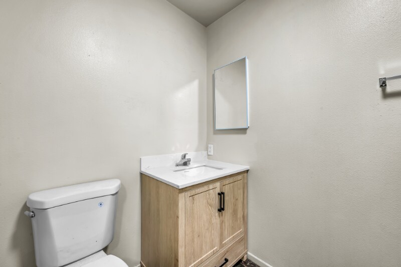 Building Photo - 5243 Huntington Dr