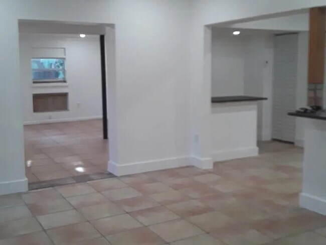 Building Photo - 451 NE 134th St