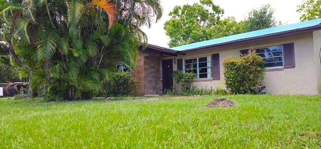 Building Photo - 1107 Hemlock Cir