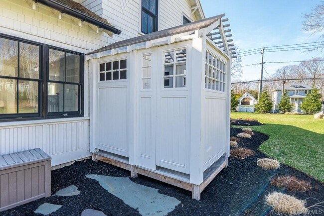 Building Photo - 19000 Main Rd