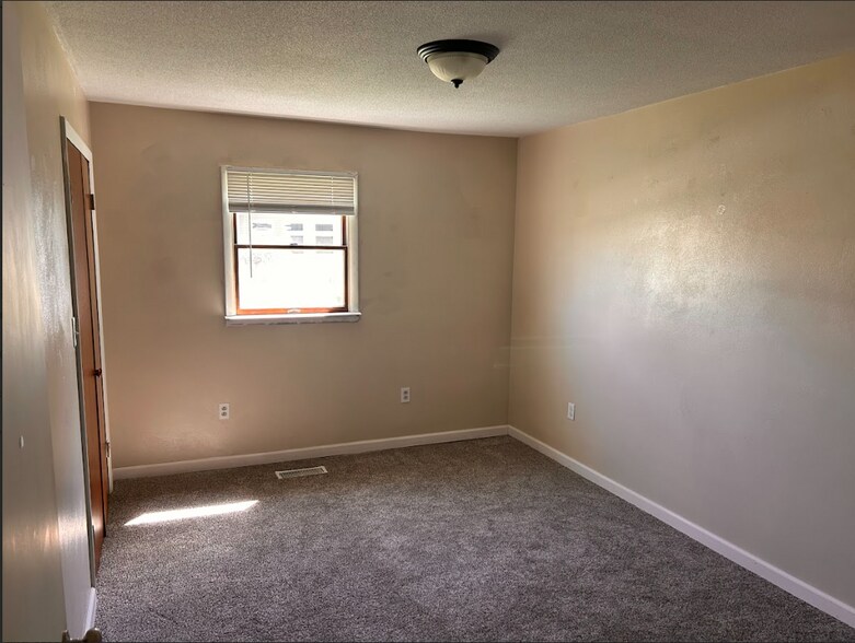 Building Photo - 301 Church St