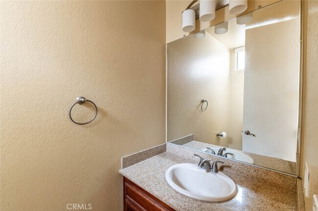 Building Photo - 1244 Valley View Rd