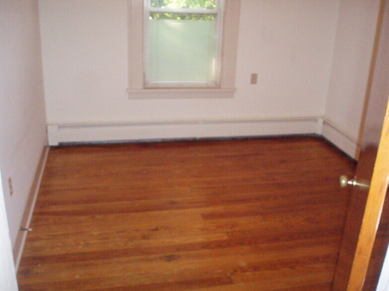 Building Photo - 42 Somerville St