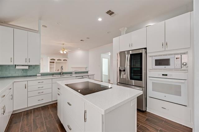 Building Photo - 5024 Woodmeadow Dr