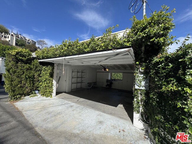 Building Photo - 1568 Viewsite Dr