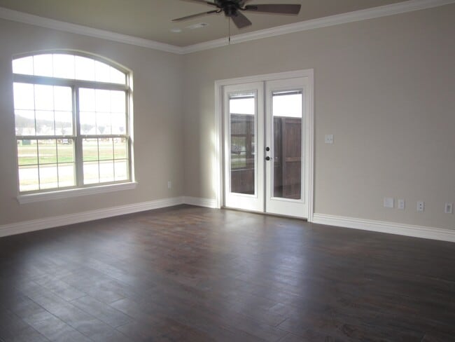 Building Photo - STUNNING 4 Bedroom, 2.5 Bathroom, 2 Car Garage In Fayetteville, AR