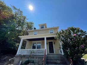 Building Photo - Spacious 3 Bedroom Single Family Home with...