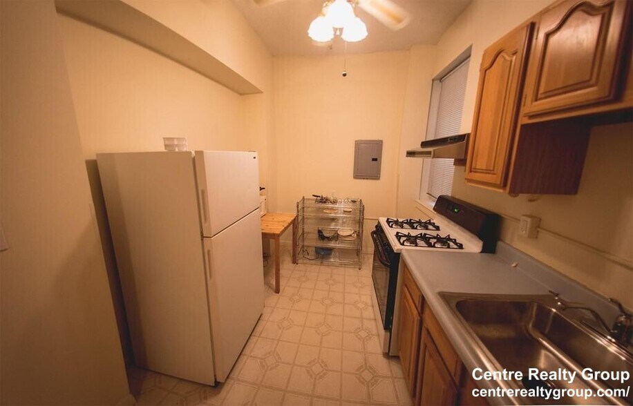 Building Photo - 2003 Commonwealth Ave