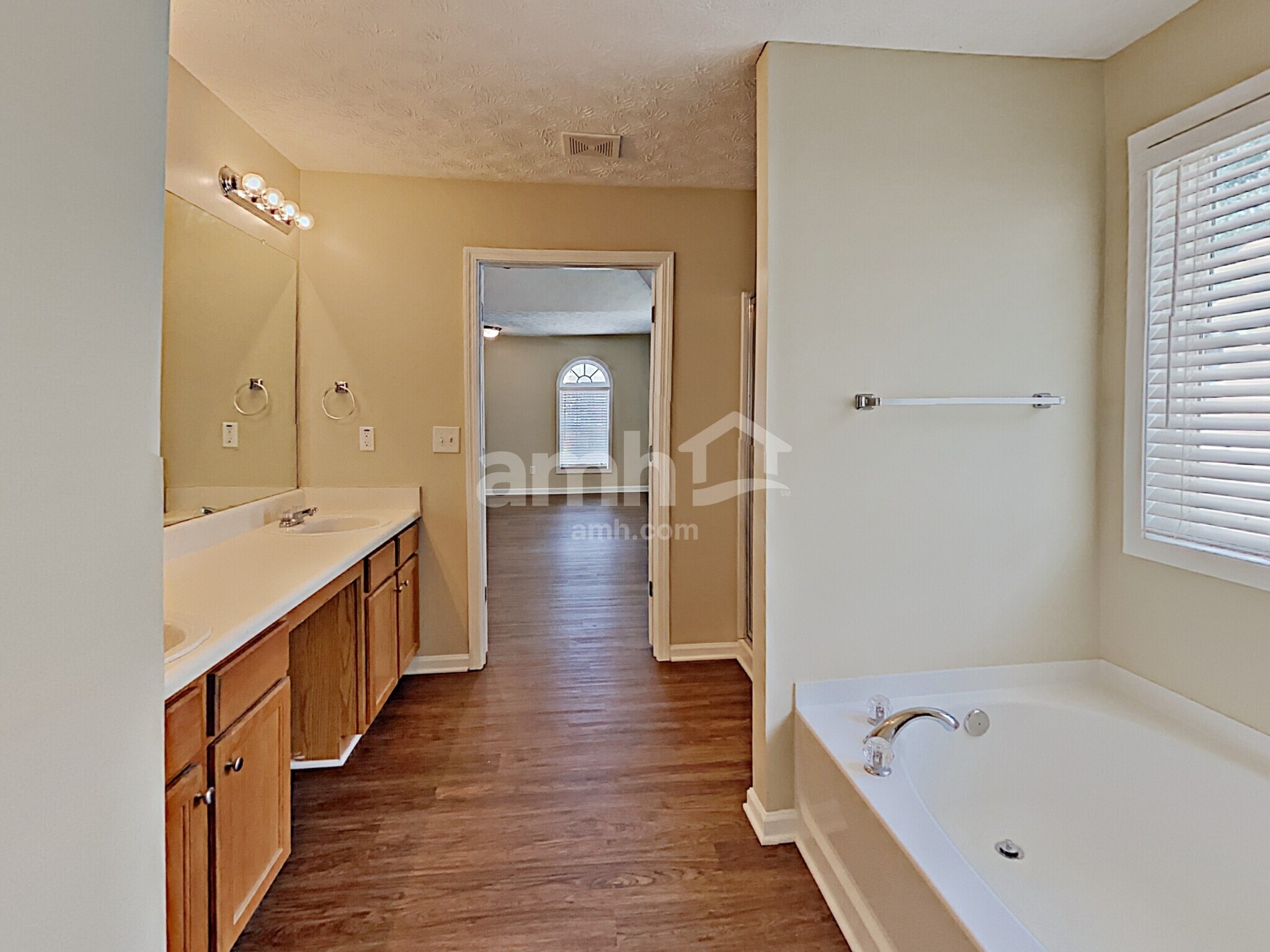 Building Photo - 3080 Rusticwood Dr