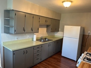 Building Photo - 209 E Oak St