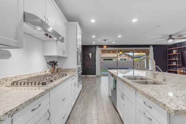 Building Photo - 3938 E Ficus Way