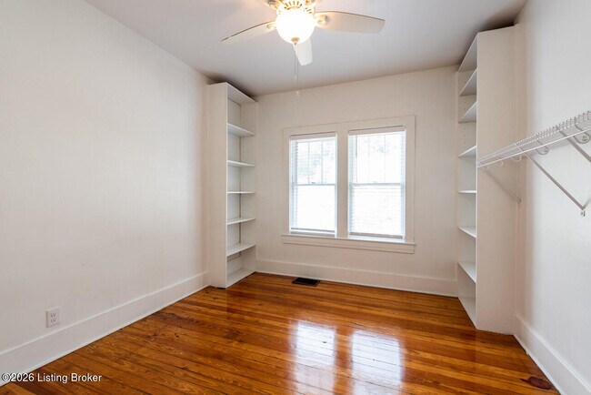 Building Photo - 2032 Lakeside Dr