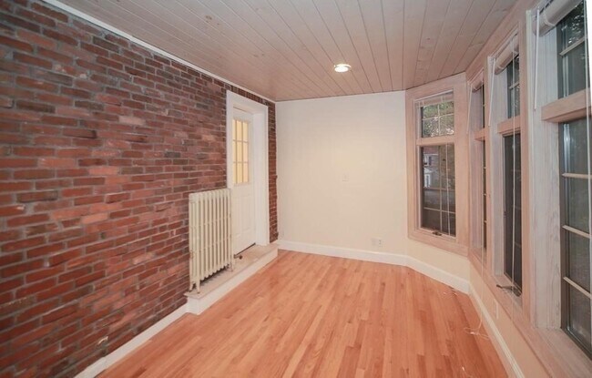 Building Photo - 35 Greycliff Rd