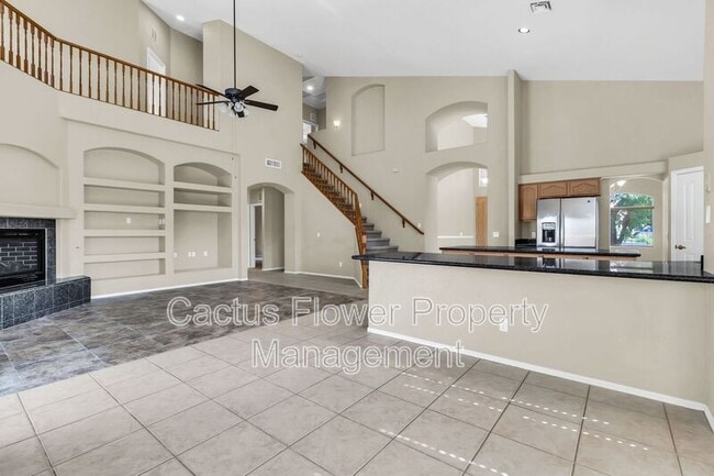 Building Photo - 2524 N Sunrise