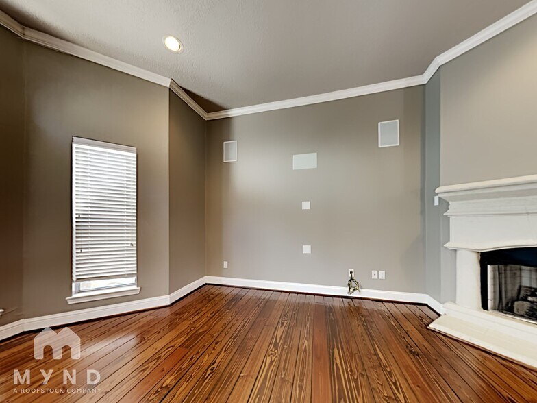 Building Photo - 1304 Dart St