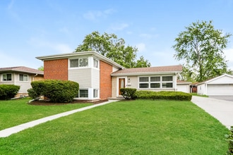 Building Photo - 46 Pamela Dr