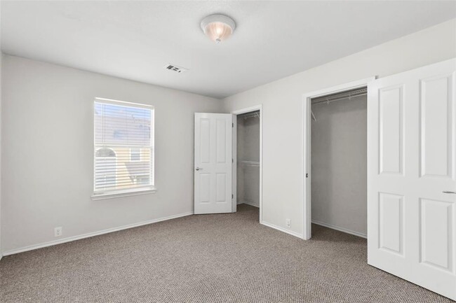Building Photo - 13600 Breton Ridge St