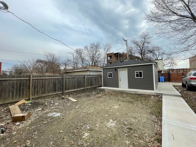 Building Photo - 1531 S Harding Ave