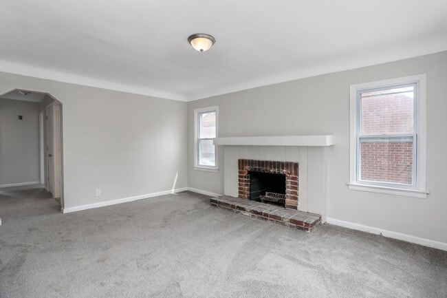 Building Photo - Completely remodeled 3 bed/1 bath Single F...