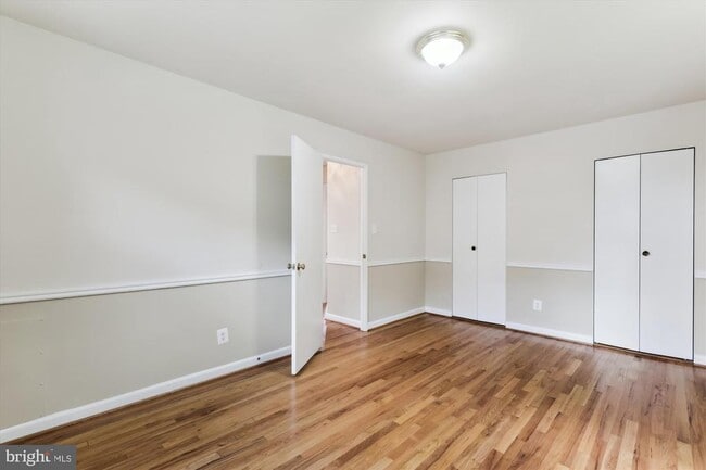 Building Photo - 6916 Southridge Dr