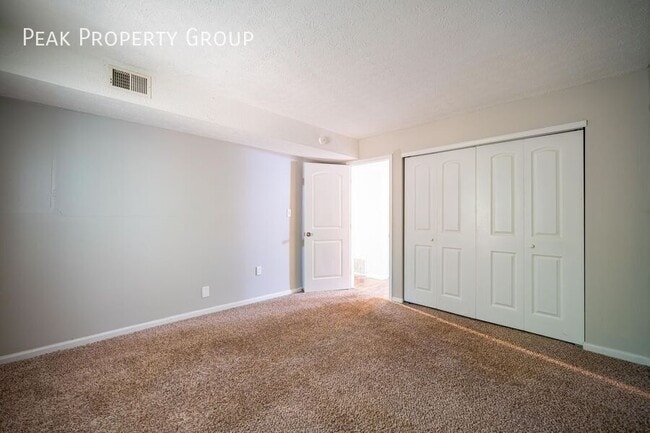 Building Photo - 970 Quay Ave