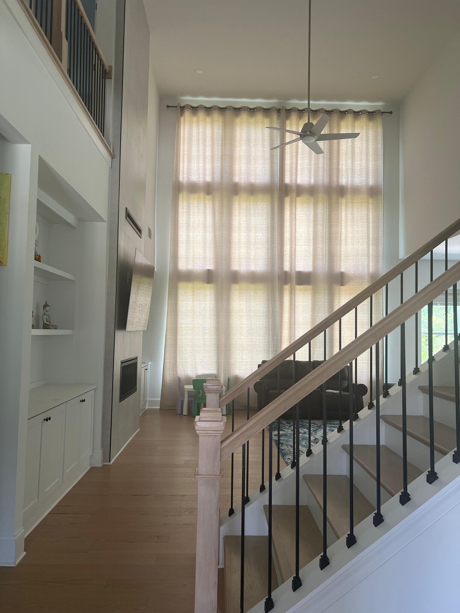 great room - 6490 Pond View Dr