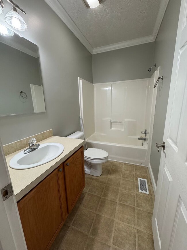 Building Photo - Charming 3 Bed, 2 Bath Home in Maiden – Pe...