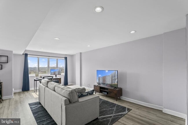 Building Photo - 5340 Holmes Run Pkwy