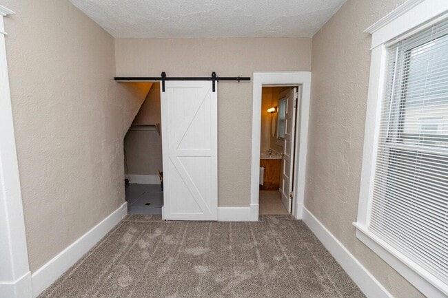 Building Photo - 1219 S Main St