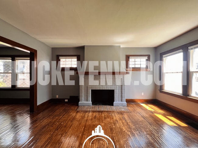 Building Photo - 1308 Thatcher Dr
