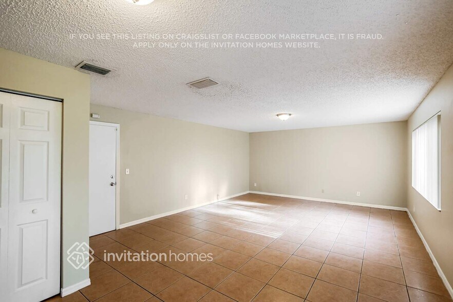 Building Photo - 2300 SW 106th Ave