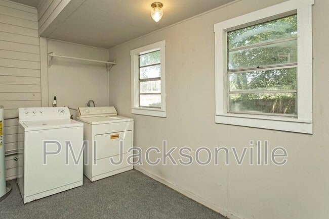 Building Photo - 1211 Hollywood Ave