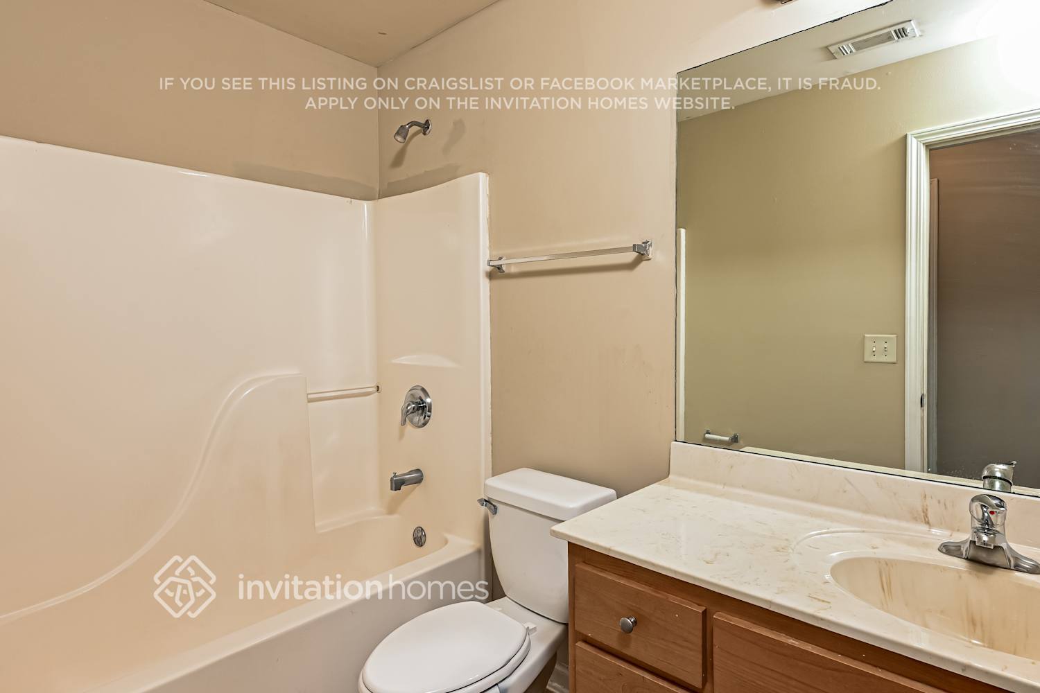 Building Photo - 909 Lakeside Ct