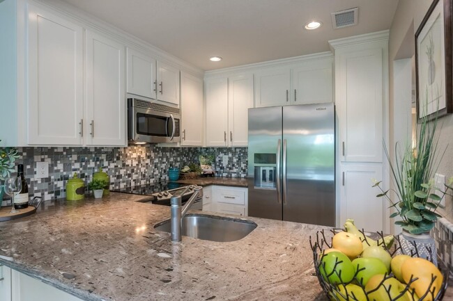 Building Photo - 1014 La Terrace Cir