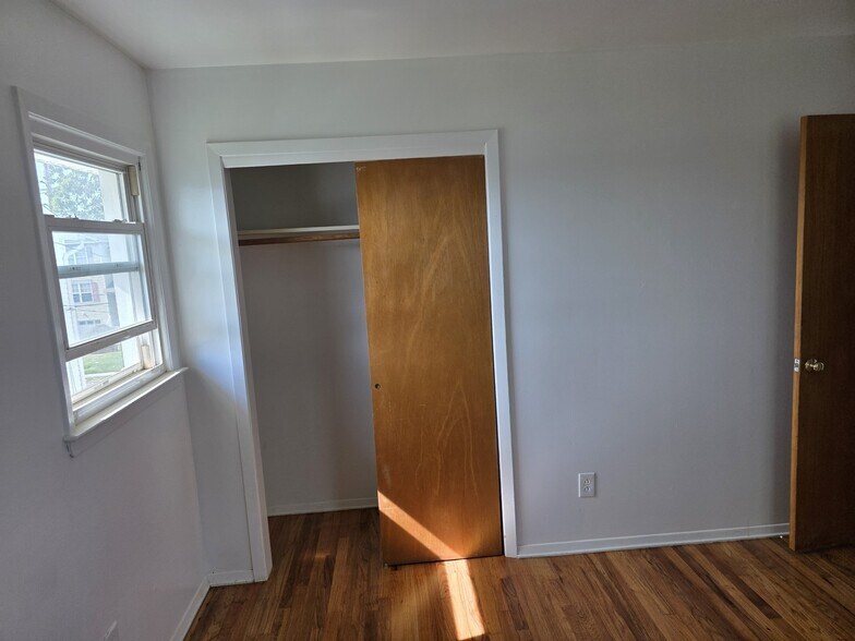 Building Photo - 1209 Commerce Ave