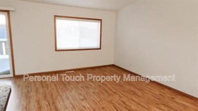 Building Photo - 2420 5th St W