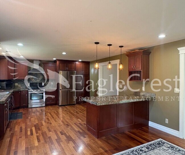 Building Photo - Beautiful Five Bedroom Home with Acreage