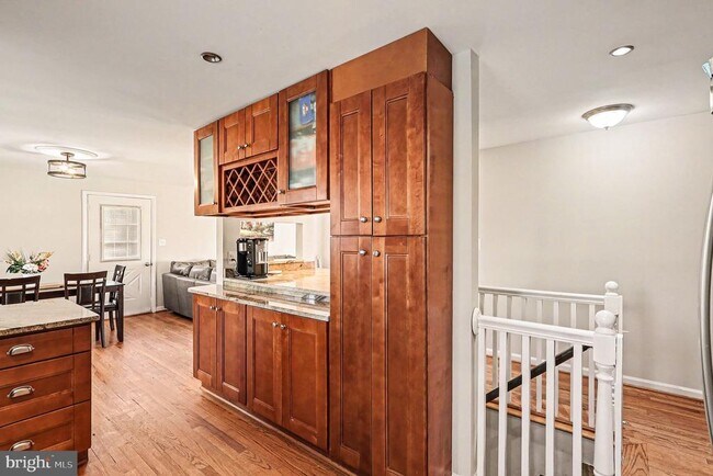 Building Photo - 7409 Lake Dr