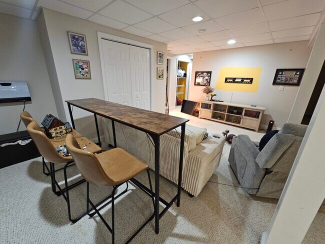 Building Photo - 9 Hibiscus Way