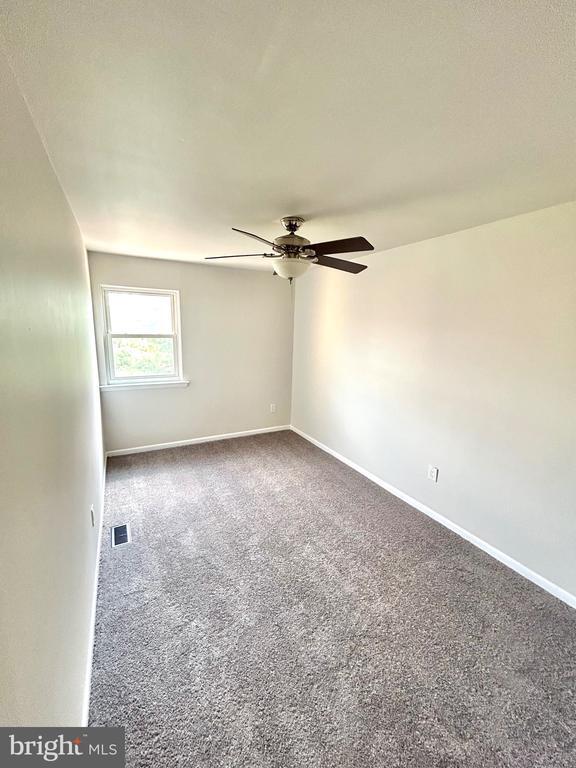 Building Photo - 2103 Walnut Ridge Dr