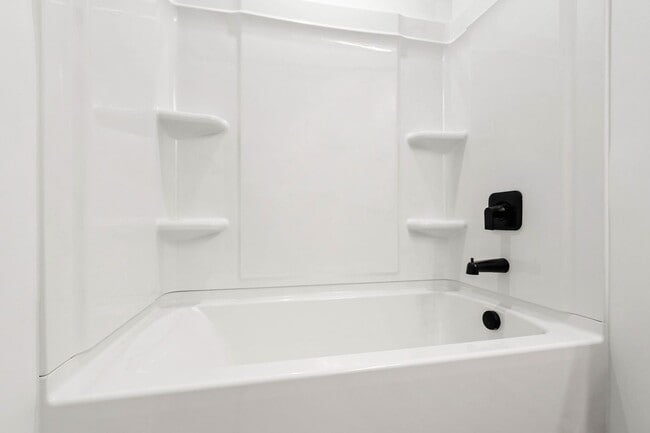 Building Photo - Chic End-Unit Townhome in Forestville Station!