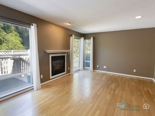 Building Photo - 20630 Willamette Dr