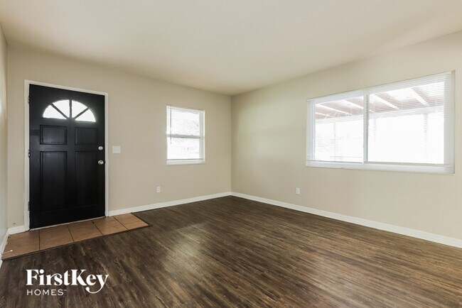 Building Photo - 10112 N Ashley St